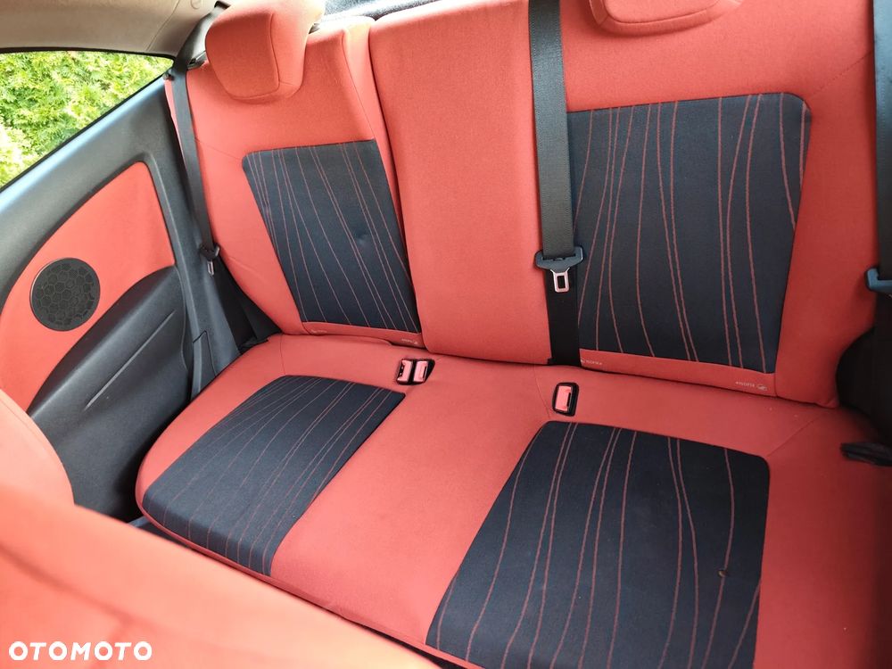 Opel Corsa 1.4 16V Essentia - 13