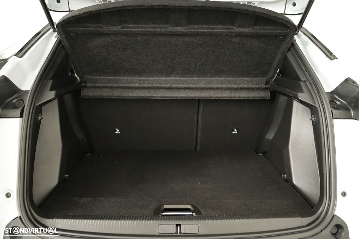 Peugeot 2008 1.2 PureTech Allure EAT8 - 24