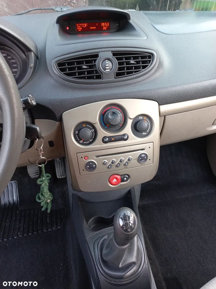 Renault Clio 1.5 dCi Alize - 11