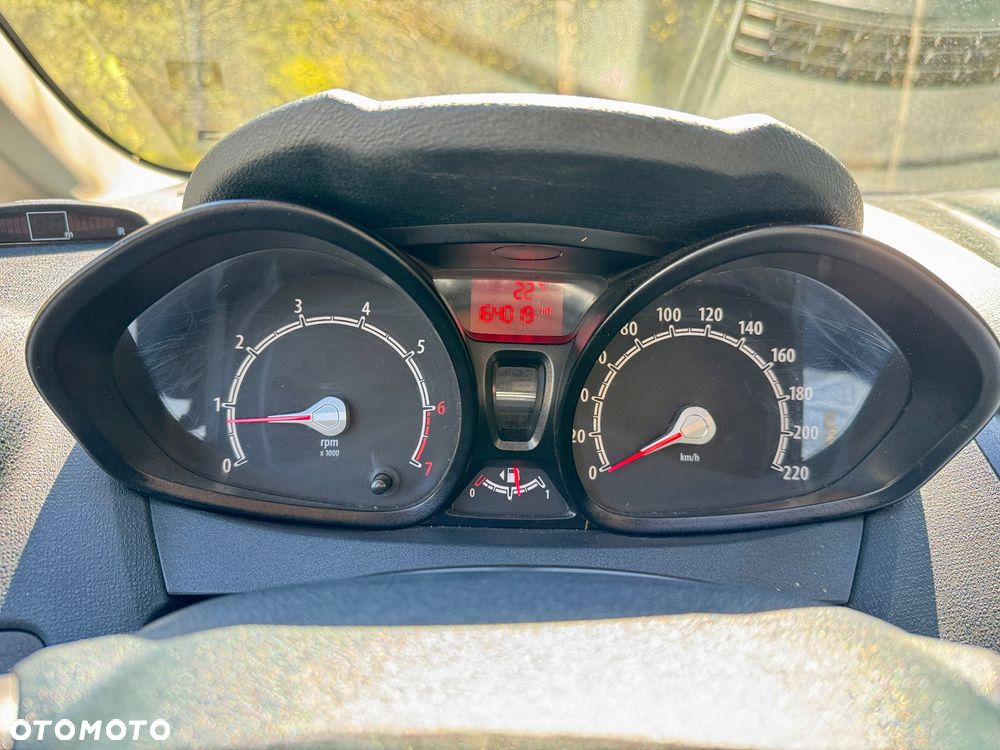 Ford Fiesta 1.25 Trend EU5 - 11