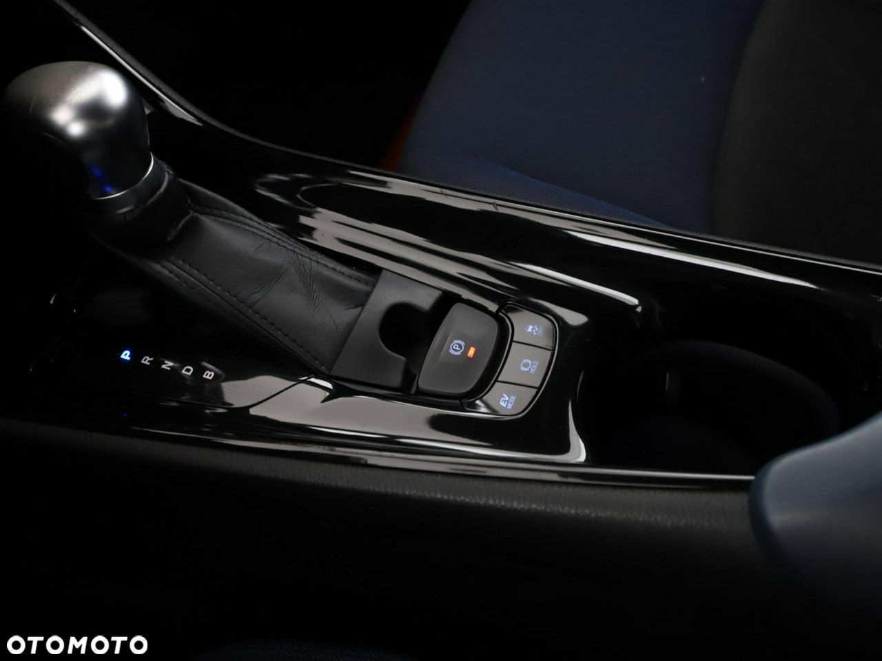 Toyota C-HR 1.8 Hybrid Dynamic - 28
