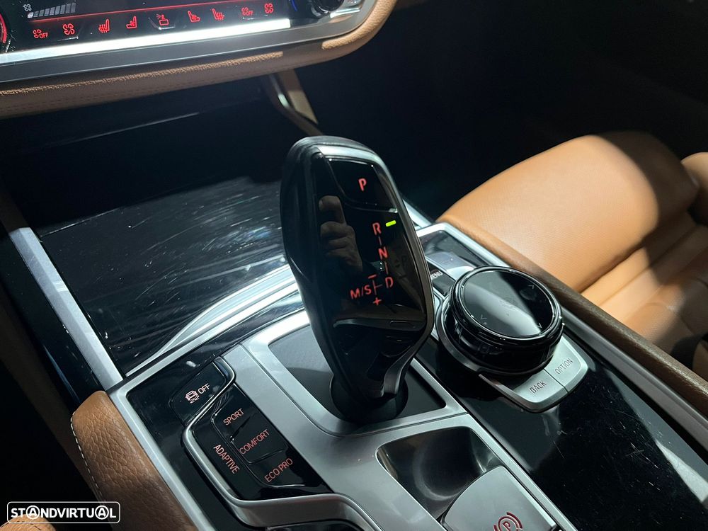 BMW 750 d xDrive Pack M Auto - 22