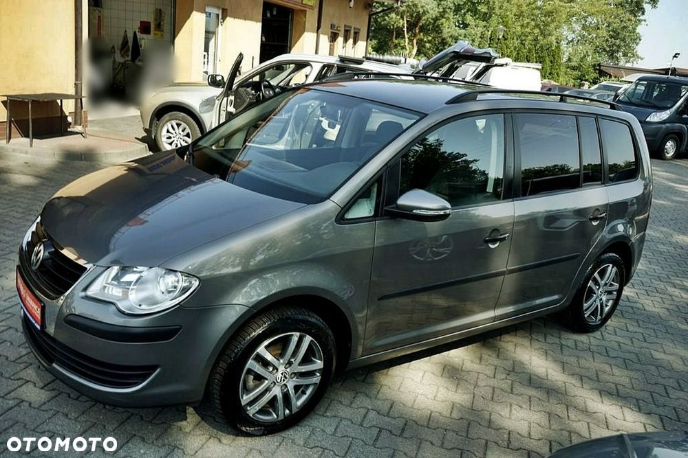 Volkswagen Touran - 3