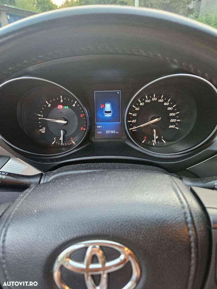Toyota Avensis 2.0 D-4D Elegance - 6