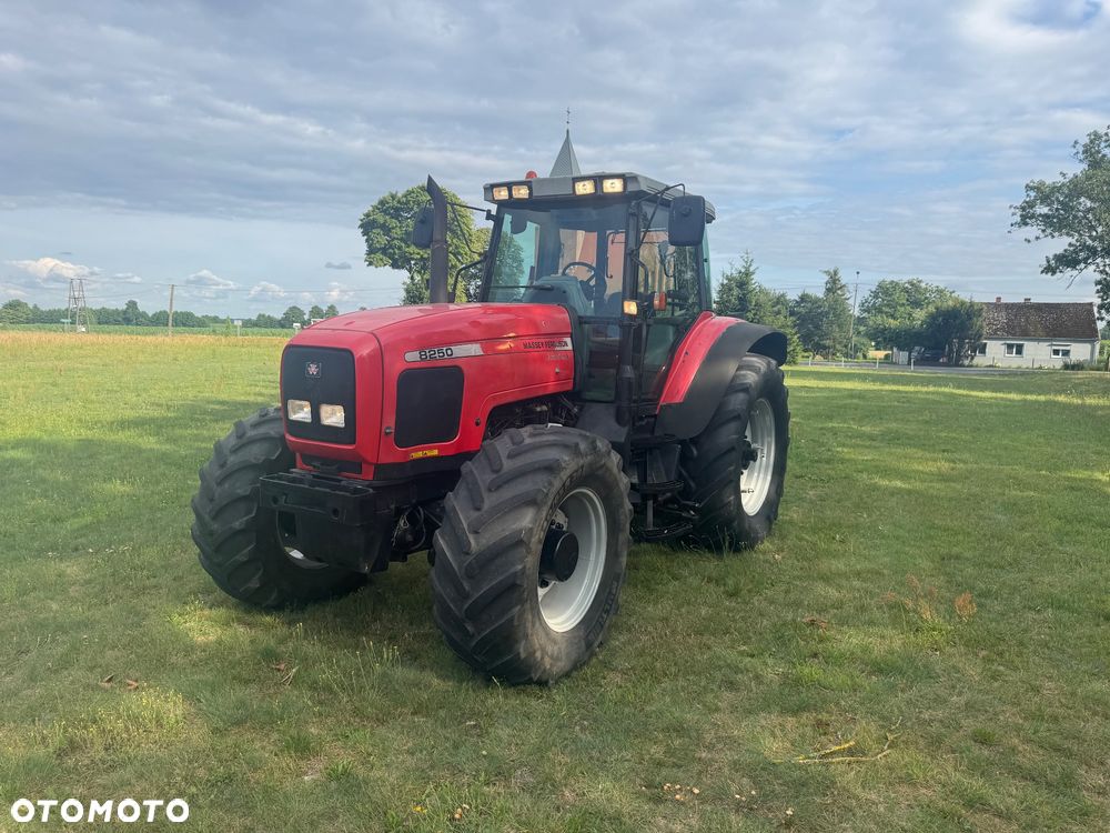 Massey Ferguson 8250 PowerControl - 1