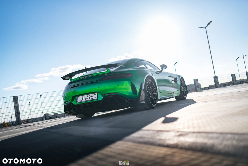 Mercedes-Benz AMG GT R - 7