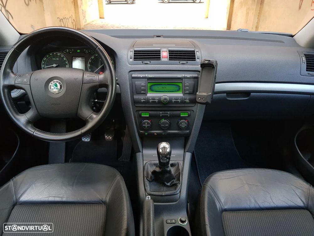 Skoda Octavia 1.6 Elegance - 14