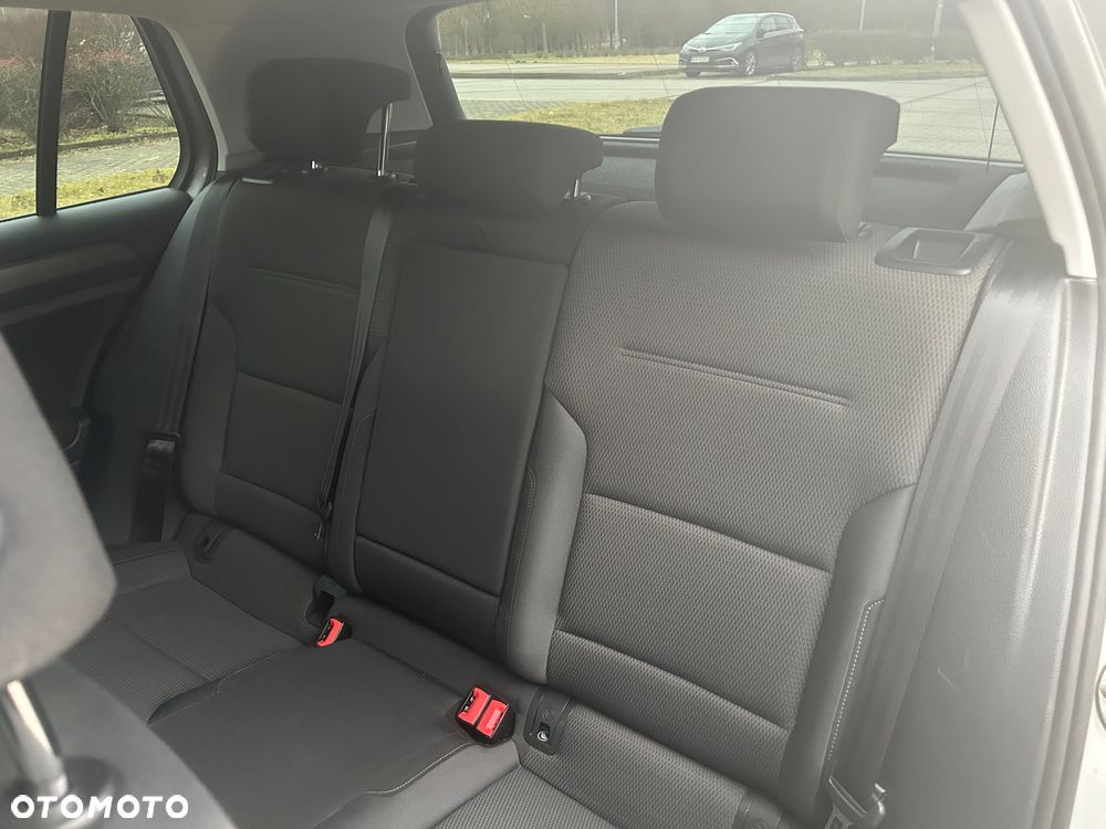 Volkswagen Golf 1.5 TSI BMT Comfortline - 18