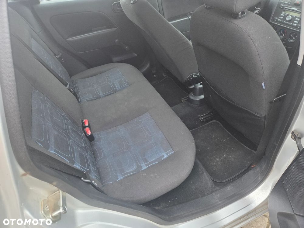 Ford Fiesta 1.4 TDCI - 8