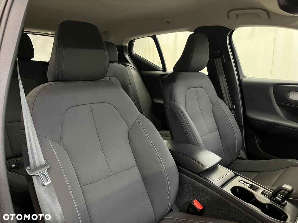 Volvo XC 40 T3 Momentum - 36