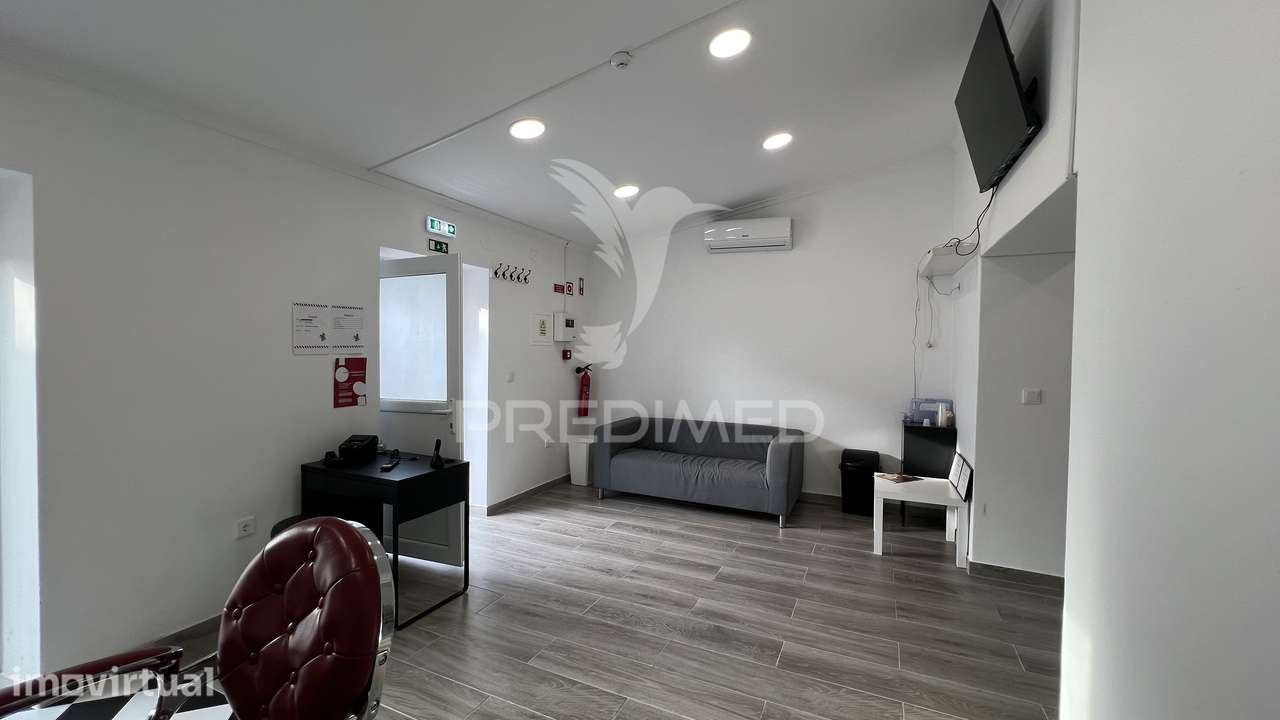 Moradia T1 com Espaço Comercial Remodelado em Albernoa - Grande imagem: 2/20