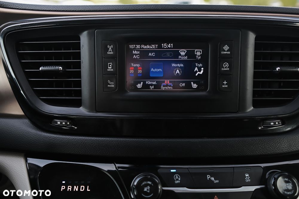 Chrysler Pacifica - 24