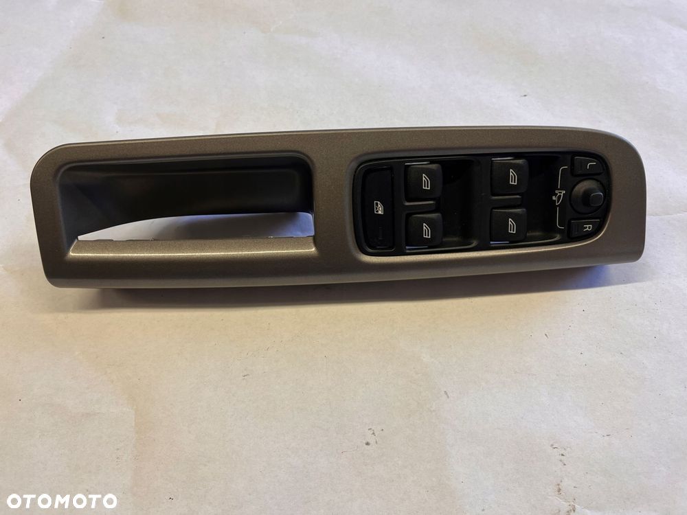 volvo v50 panel przełącznik szyb lusterek 31334350 8679667