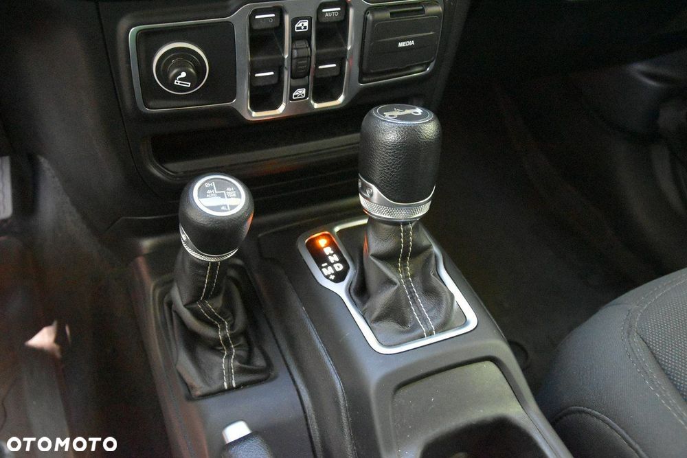 Jeep Wrangler Unlimited GME 2.0 Turbo Sahara - 22