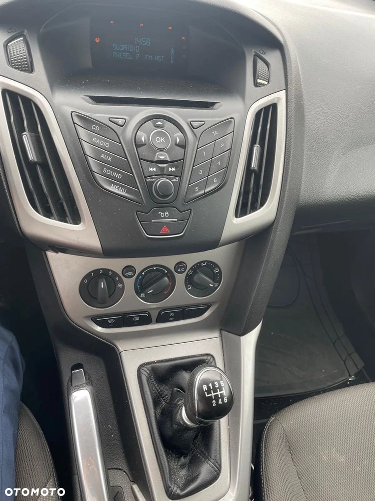 Ford Focus 1.6 TDCi DPF Start-Stopp-System SYNC Edition - 8