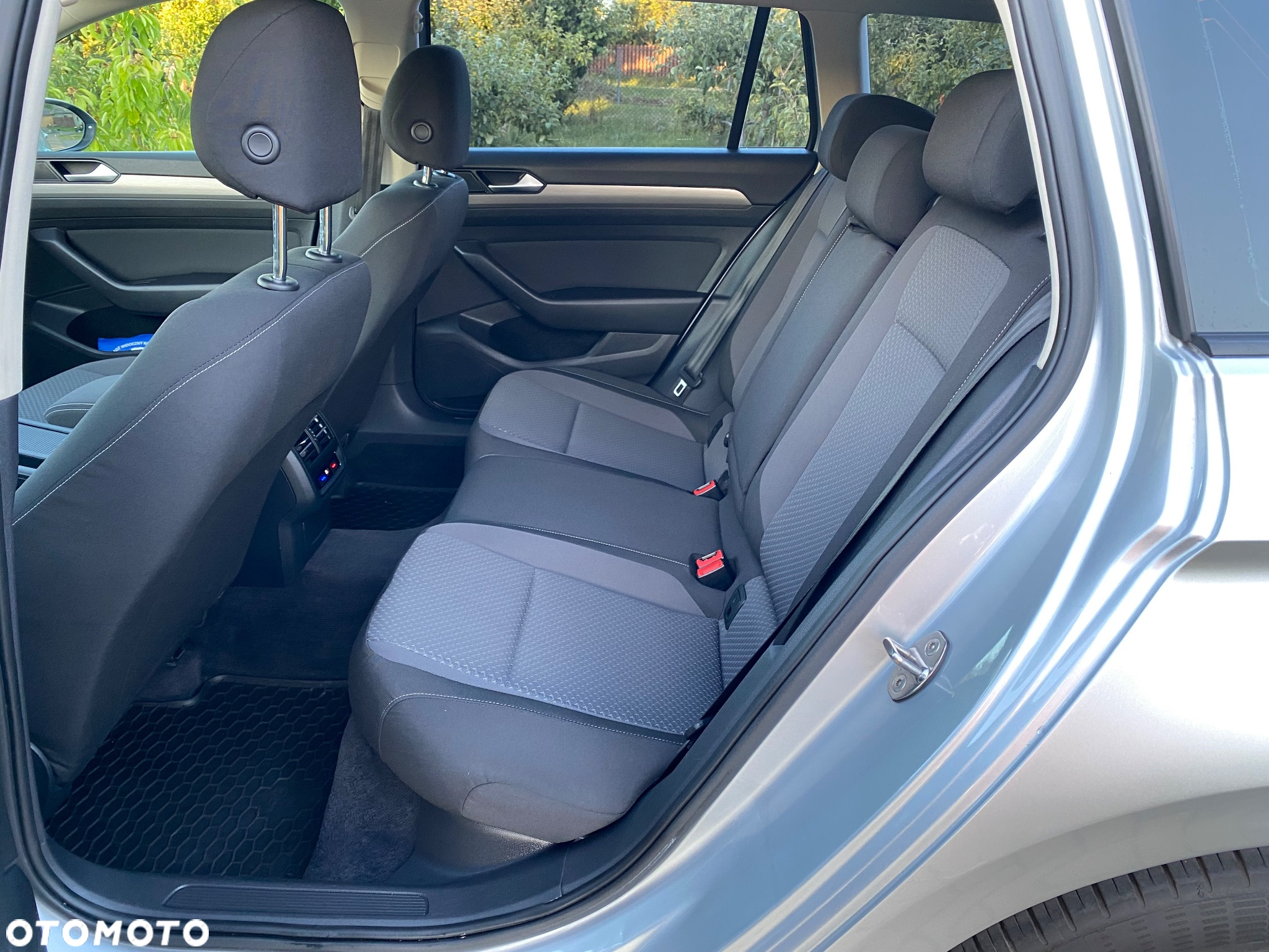 Volkswagen Passat 1.6 TDI BMT Comfortline - 12