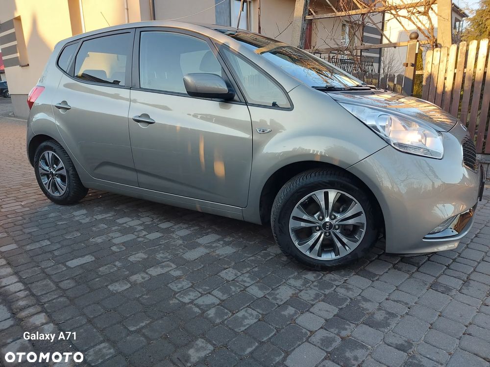 Kia Venga - 10