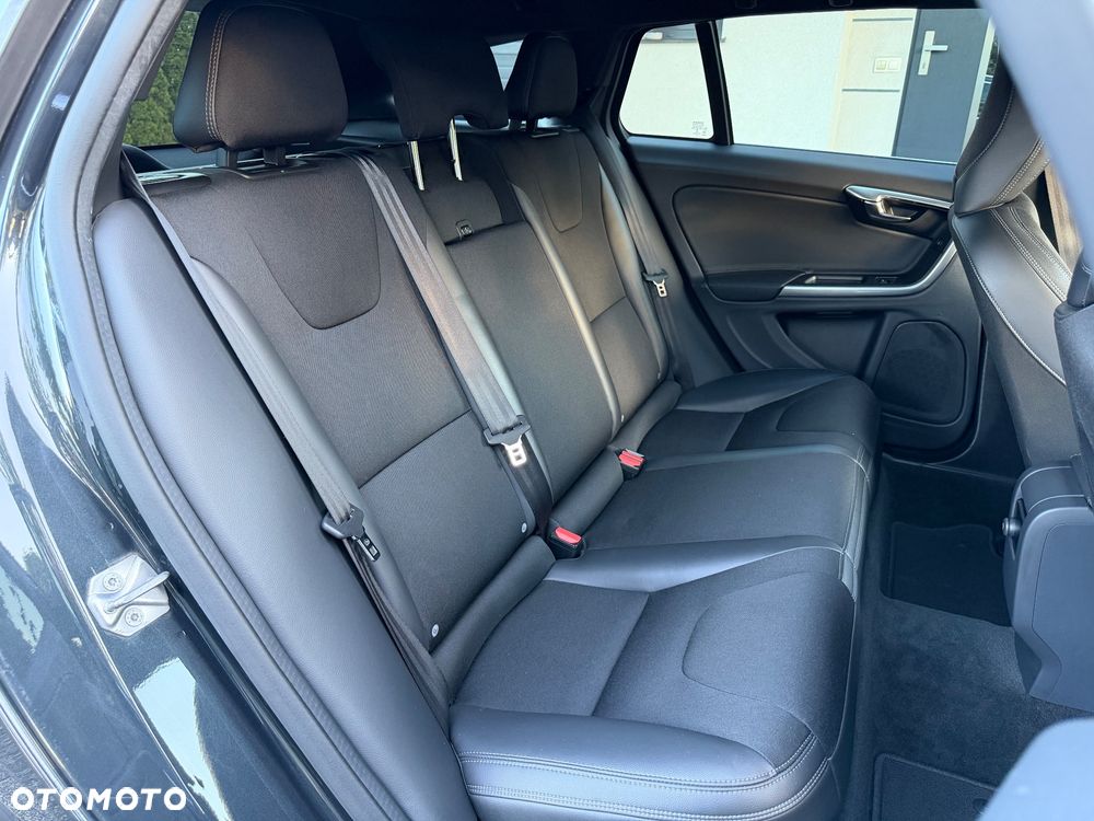 Volvo V60 D2 Drive-E Momentum - 27
