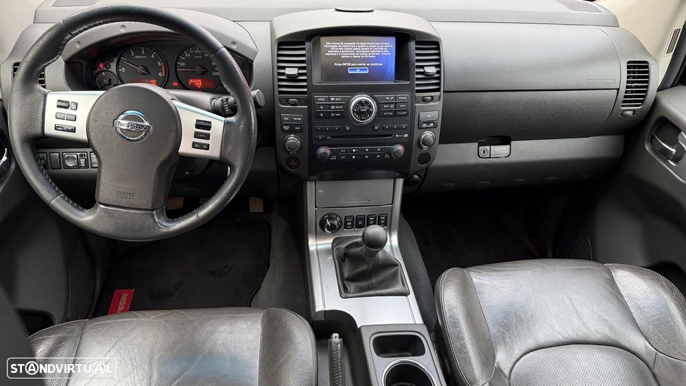 Nissan Navara 2.5 dCi CD LE Hi-Tech +P.Premium 4WD - 6