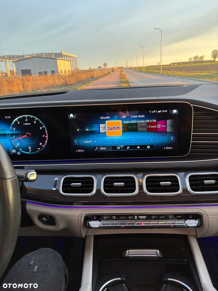 Mercedes-Benz GLE - 32