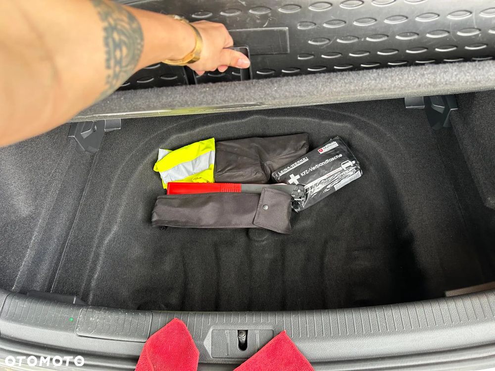 Volkswagen Golf 1.2 TSI BlueMotion Technology Comfortline - 23