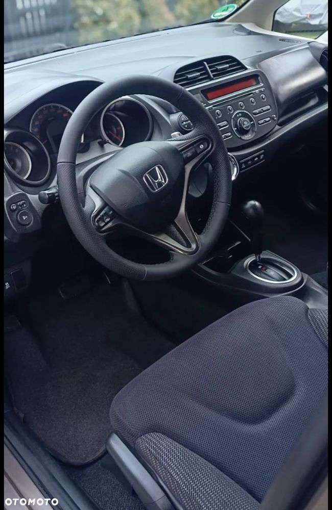 Honda Jazz ver-1-4-automatik-goal - 19