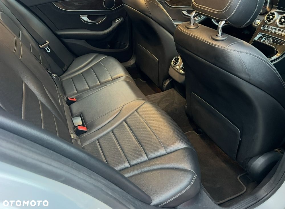 Mercedes-Benz Klasa C 300 7G-TRONIC Exclusive - 17