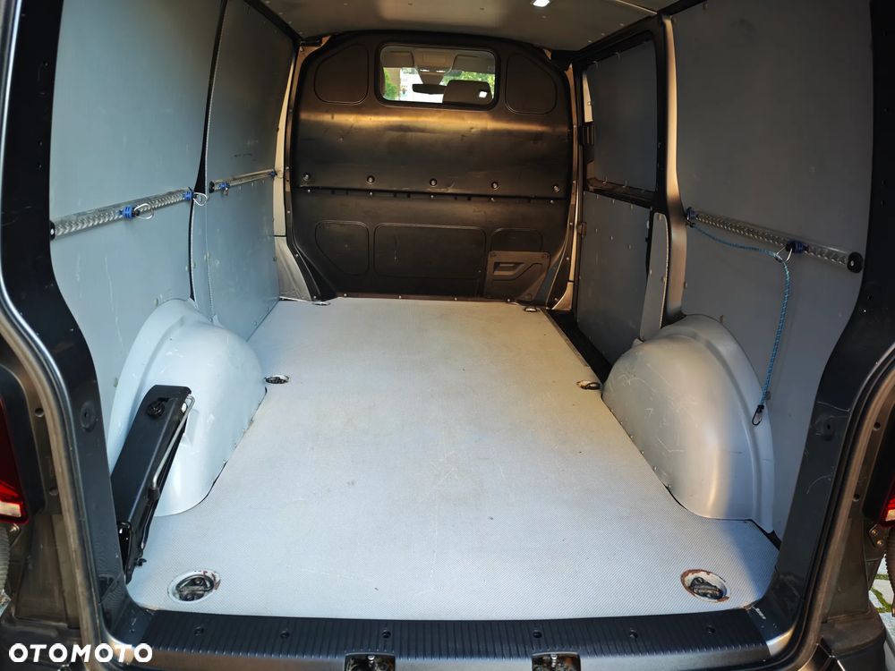 Volkswagen Transporter - 17