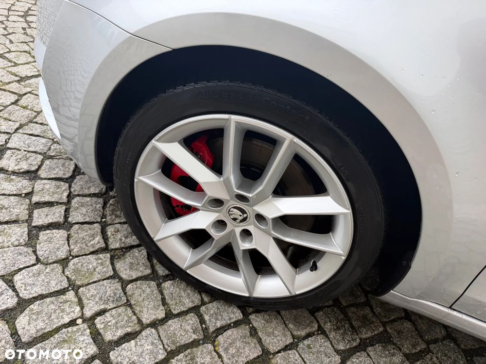 Skoda Octavia 2.0 TDI RS DSG - 12