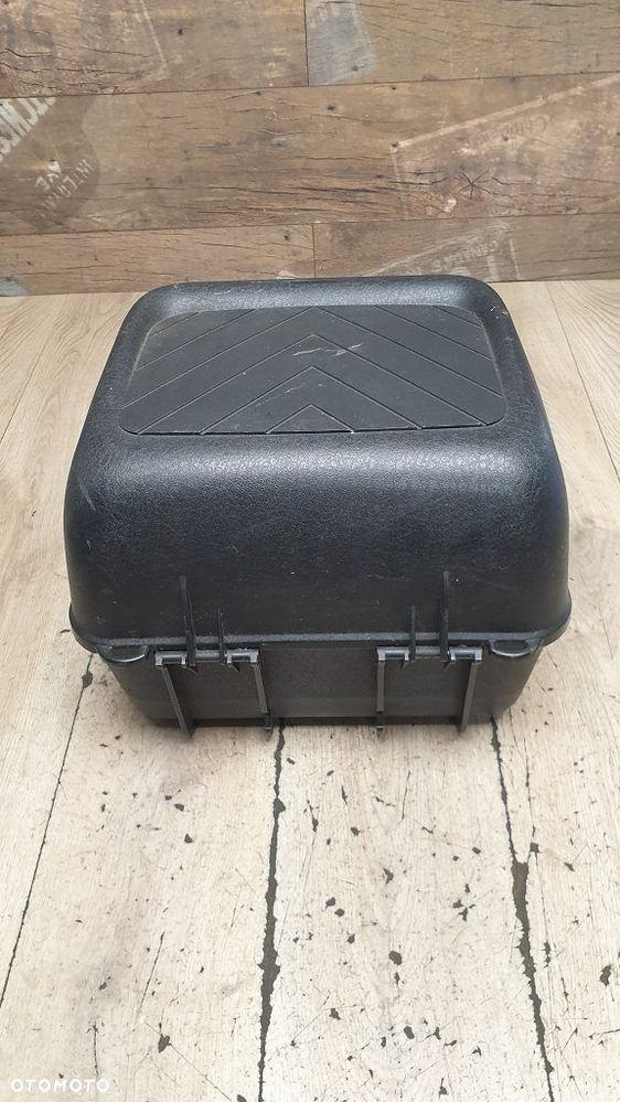 Kufer centralny - 10