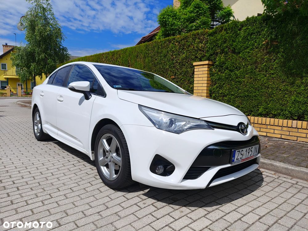 Toyota Avensis 1.8 Premium - 1