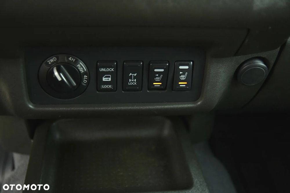 Nissan Navara 2.5 D Platinum - 24