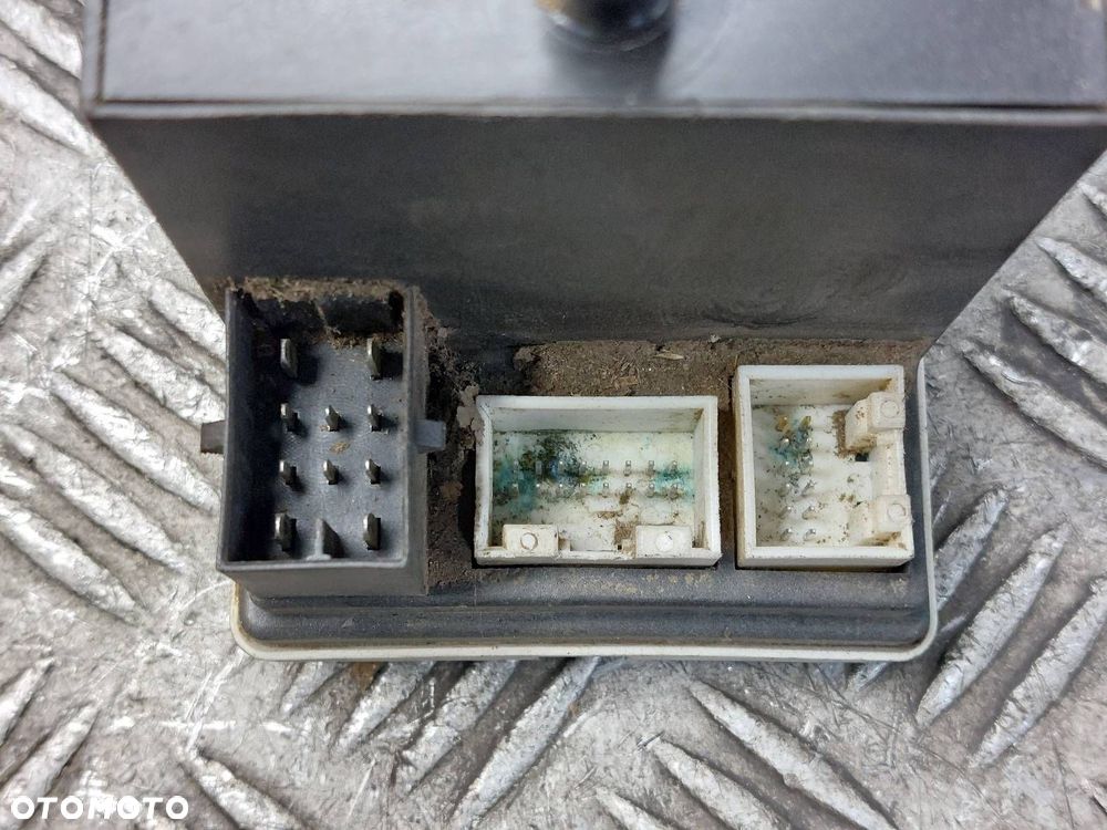 POMPKA ZAMKA CENTRALNEGO AUDI A4 B5 8L0862257L - 4