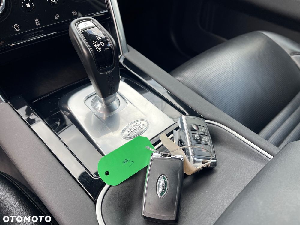 Land Rover Discovery Sport 2.0 D180 R-Dynamic HSE - 23