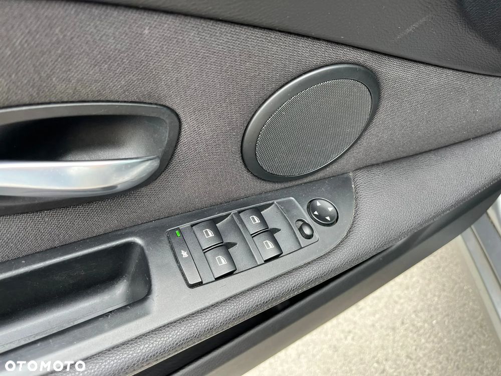 BMW Seria 5 520i - 13
