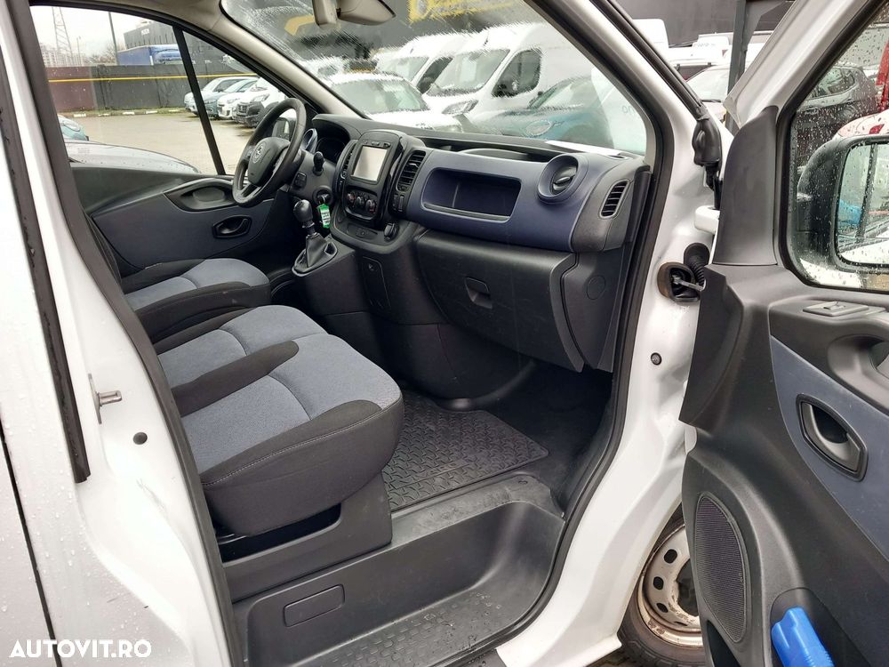 Opel Vivaro - 10