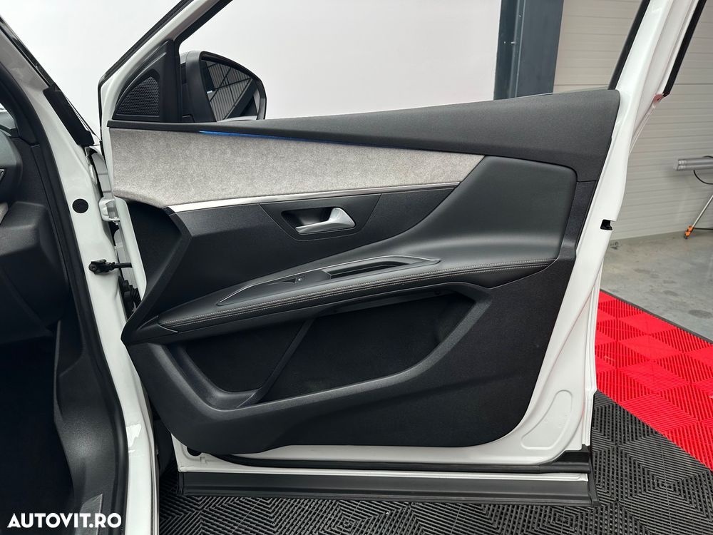 Peugeot 3008 1.6 PureTech S&S EAT8 GT - 31