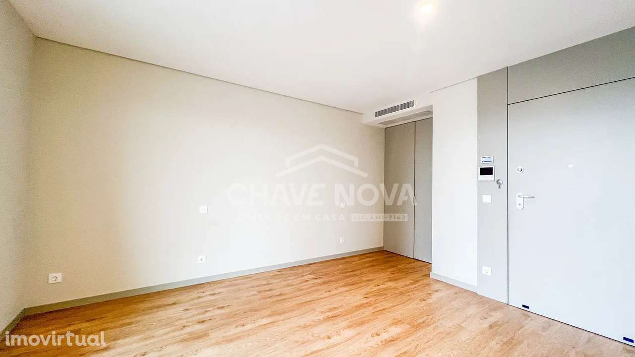 PS - Apartamento T0 Novo c/ Piscina Lugar de Garagem em Santa Marinha - Grande imagem: 4/15