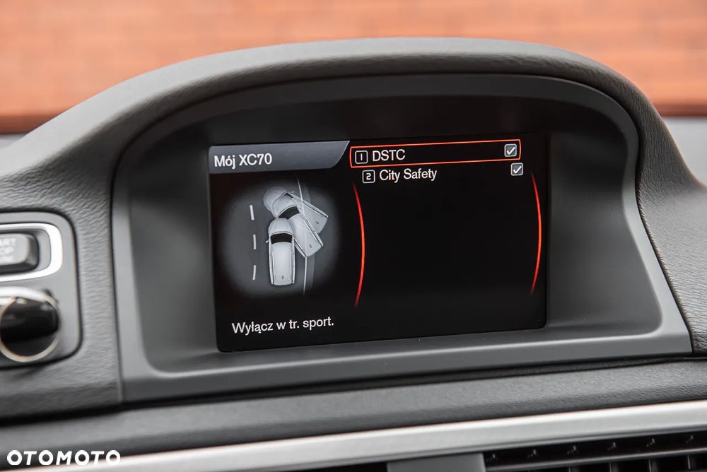Volvo XC 70 D5 AWD Momentum - 27