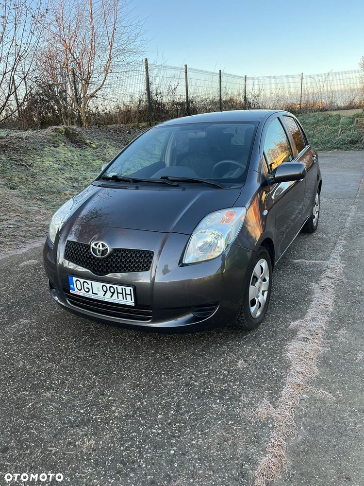 Toyota Yaris 1.3 Terra Gold - 4