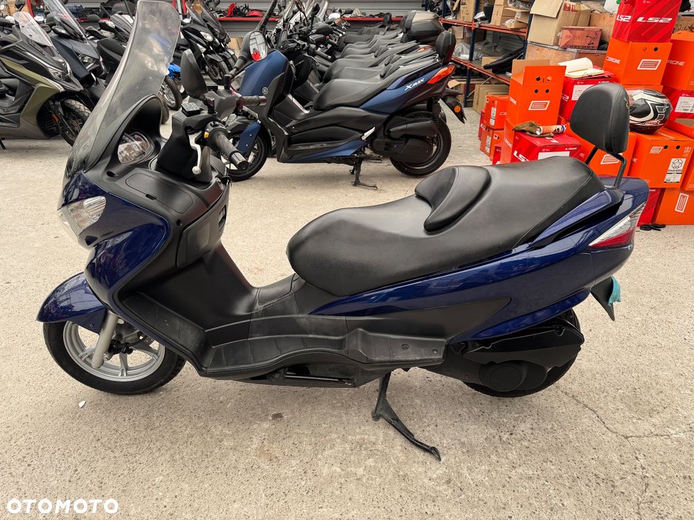 Suzuki Burgman - 4
