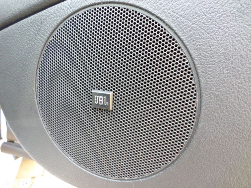 Peugeot 407 140 JBL - 17