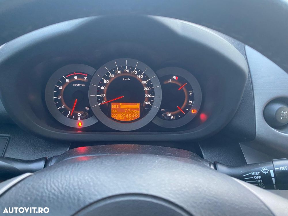 Toyota RAV4 2.2 D-CAT 4x4 Sol - 2