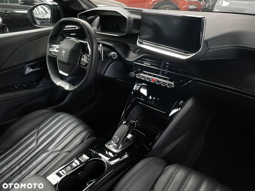 Peugeot 208 - 5