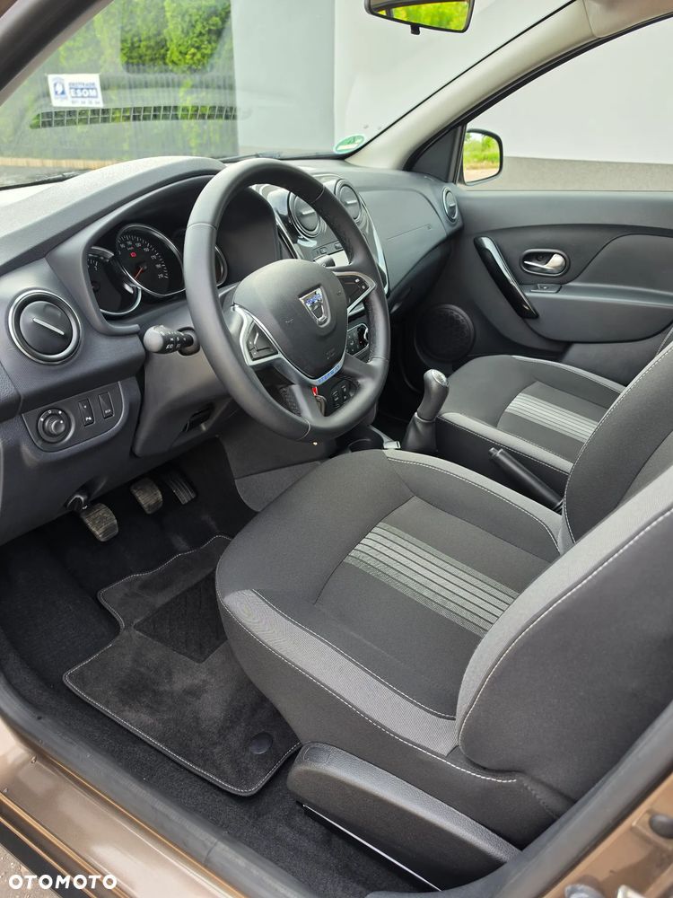 Dacia Sandero 0.9 TCe SL Celebration S&S EU6 - 18