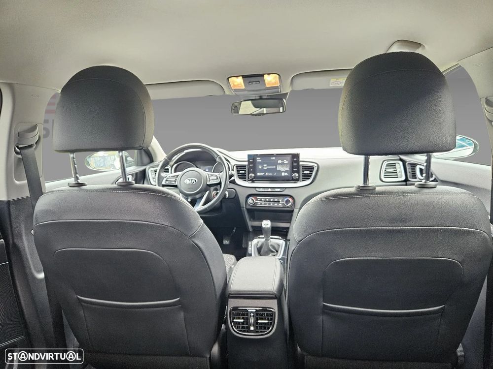 Kia XCeed 1.6 CRDi MHEV Tech - 23