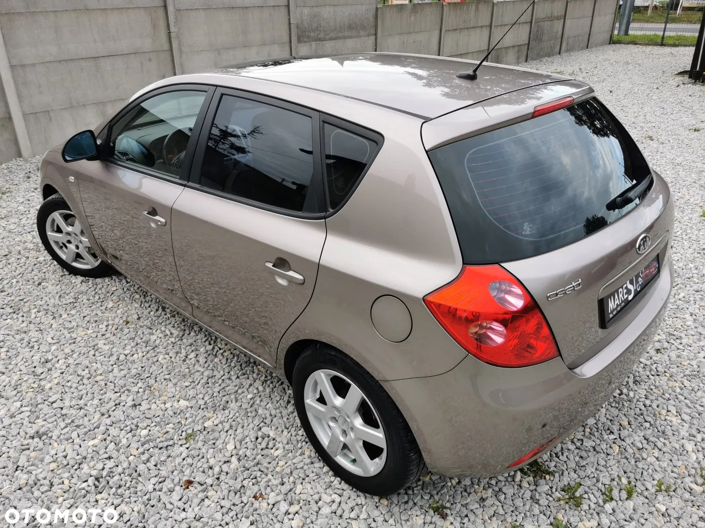 Kia Ceed - 31