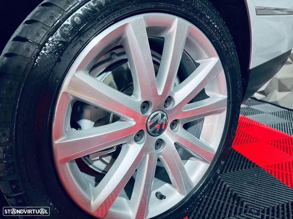 VW Passat Variant 2.0 TDi Highline DSG - 17