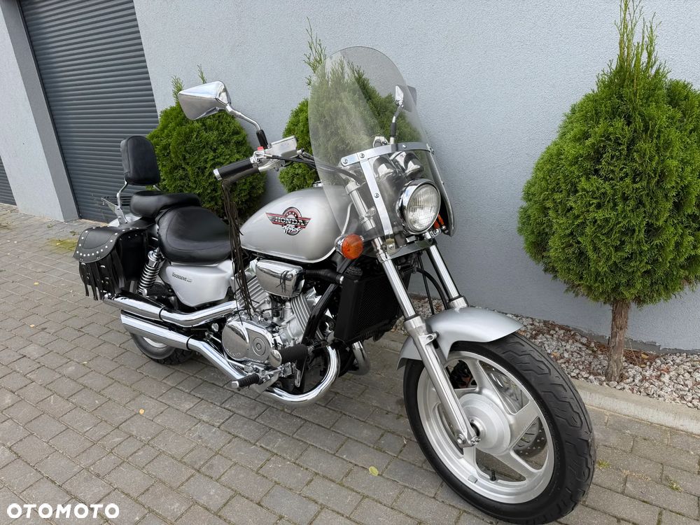 Honda VF - 9