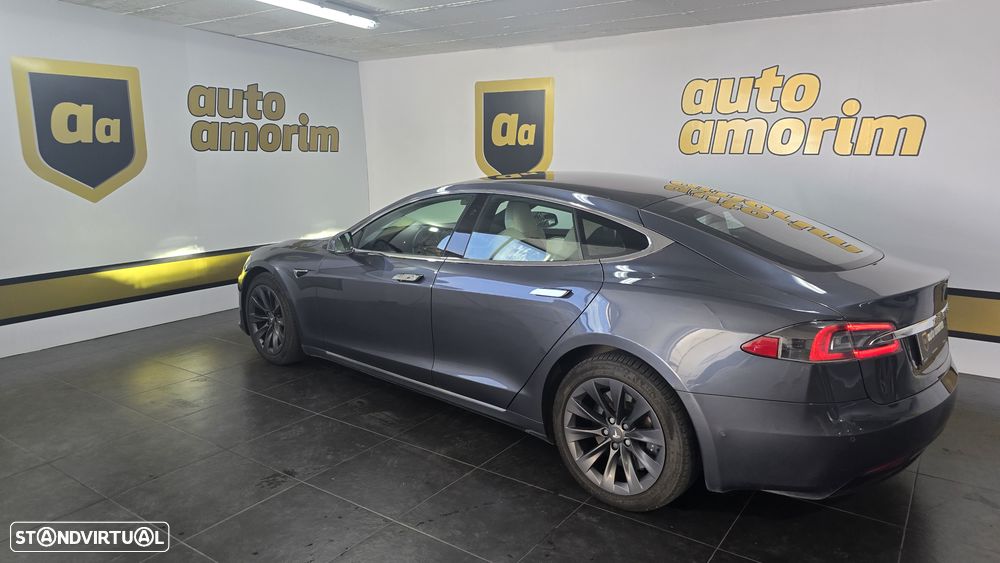 Tesla Model S Long Range - 10